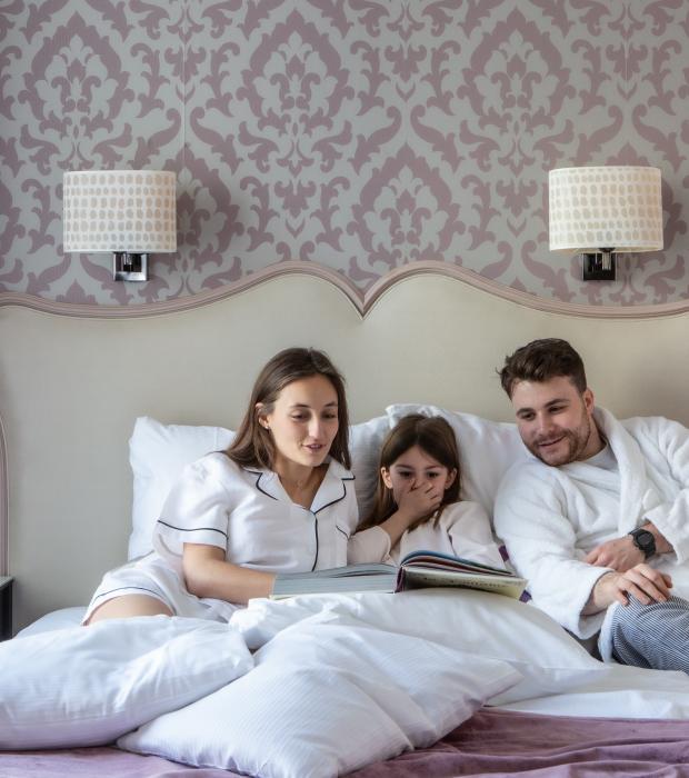 Pourquoi les chambres d'hôtel à Paris sont-elles si petites ? Où trouver l'exception ?